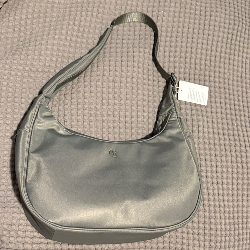 Lululemon Gray Shoulder Bag (NEW)